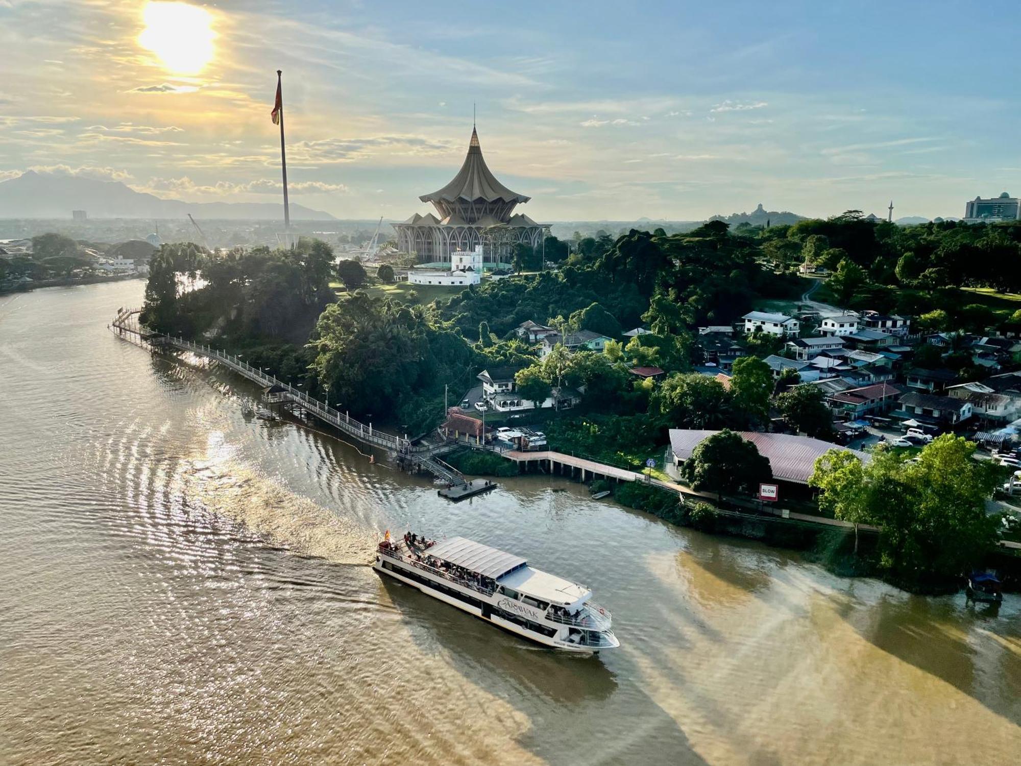 Kuching City Center Riverbank Suites With Marvelous River View エクステリア 写真
